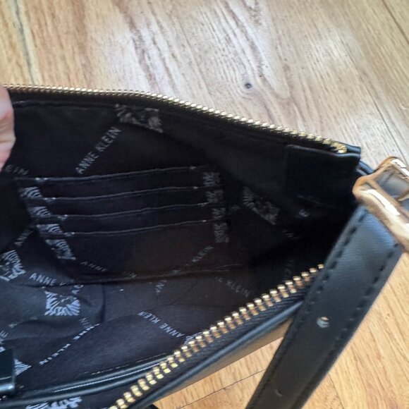 Cross body bag - Picture 4 of 4